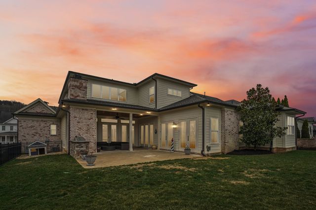 813 Stonewater Blvd, Franklin, TN 37064