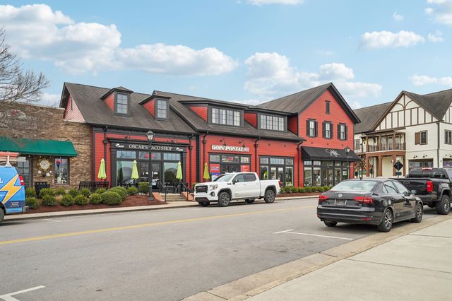 813 Stonewater Blvd, Franklin, TN 37064