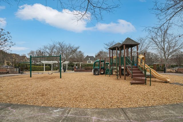 813 Stonewater Blvd, Franklin, TN 37064