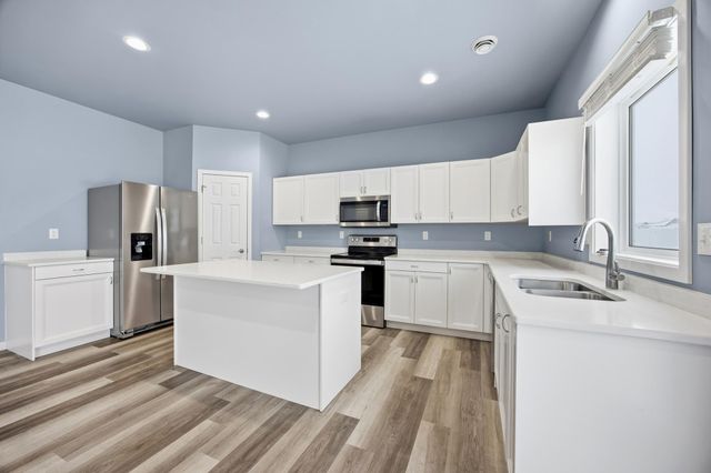 3429 18th Street S, Moorhead, MN 56560