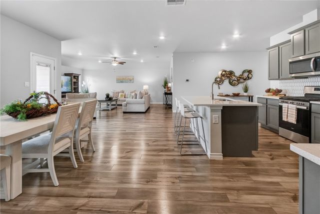2702 Martell St, Corpus Christi, TX 78415