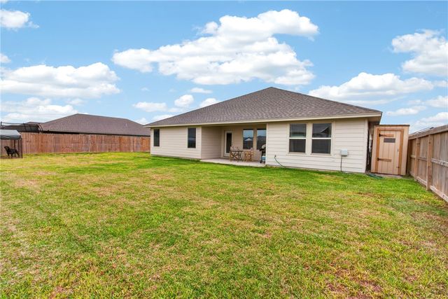 2702 Martell St, Corpus Christi, TX 78415
