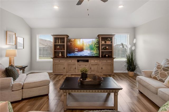 2702 Martell St, Corpus Christi, TX 78415