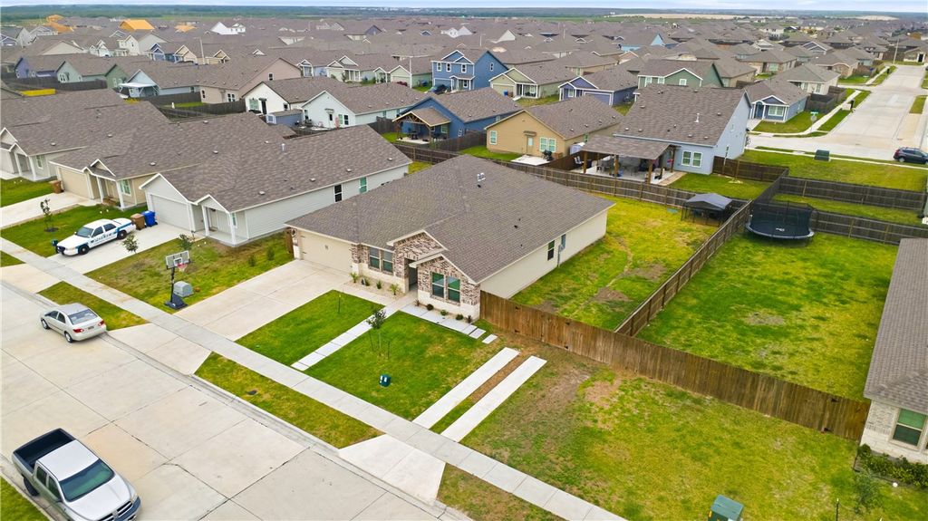 2702 Martell St, Corpus Christi, TX 78415 — photo 4