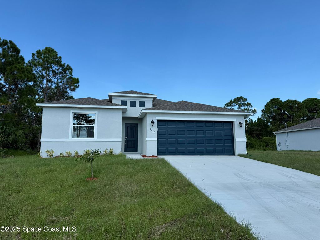 Image 1 of property listing at 2071 Gale Avenue 31, Palm Bay, FL 32908
