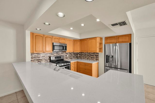 1484 Versailles Drive, Palm Springs, CA 92264