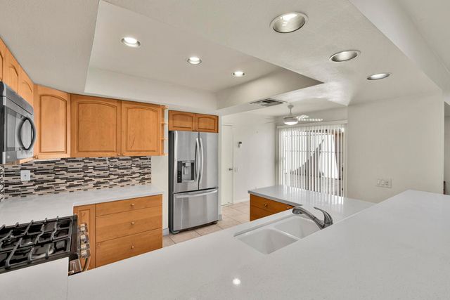 1484 Versailles Drive, Palm Springs, CA 92264