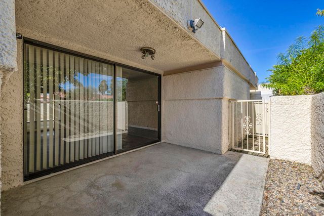 1484 Versailles Drive, Palm Springs, CA 92264