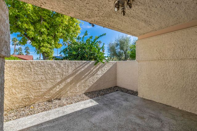 1484 Versailles Drive, Palm Springs, CA 92264