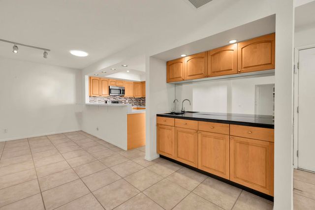 1484 Versailles Drive, Palm Springs, CA 92264