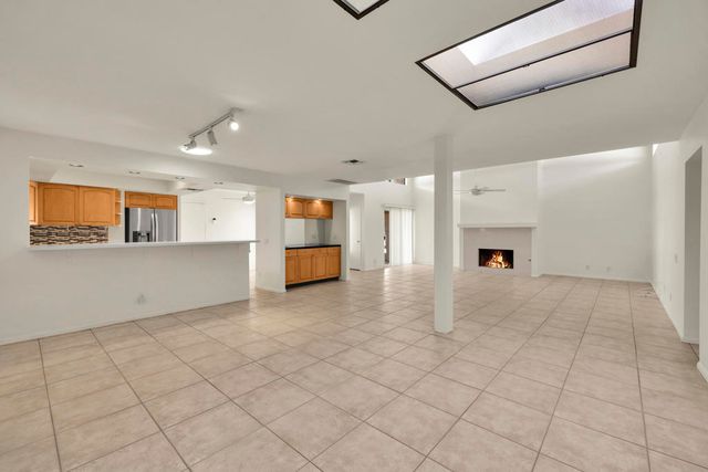 1484 Versailles Drive, Palm Springs, CA 92264