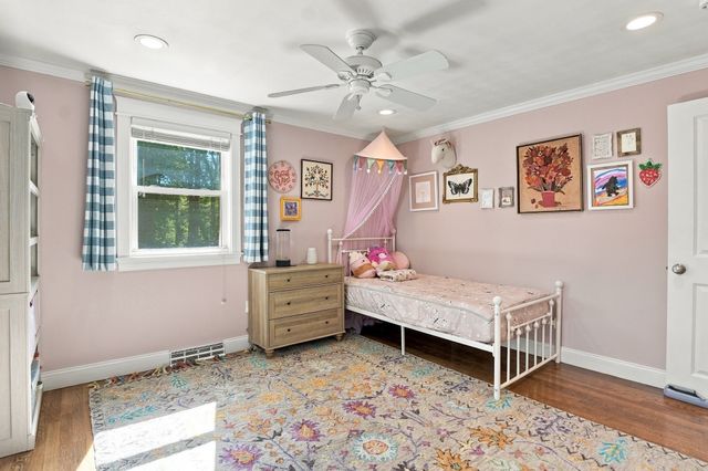 71 Causeway St, Hudson, MA 01749