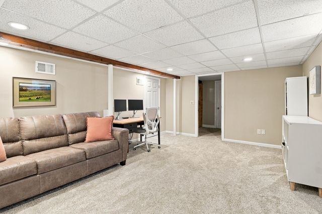 71 Causeway St, Hudson, MA 01749