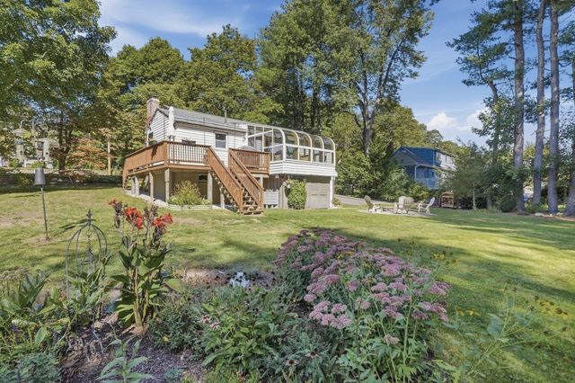 71 Causeway St, Hudson, MA 01749