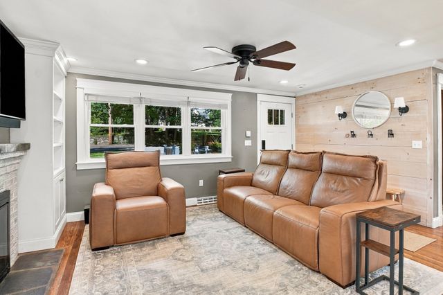 71 Causeway St, Hudson, MA 01749