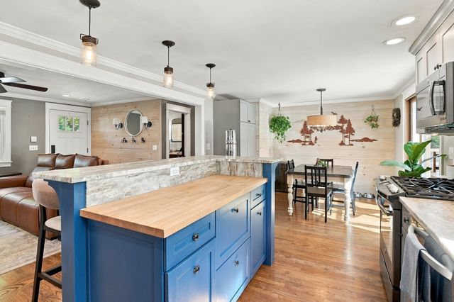 71 Causeway St, Hudson, MA 01749