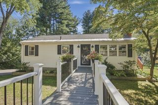 71 Causeway St, Hudson, MA 01749