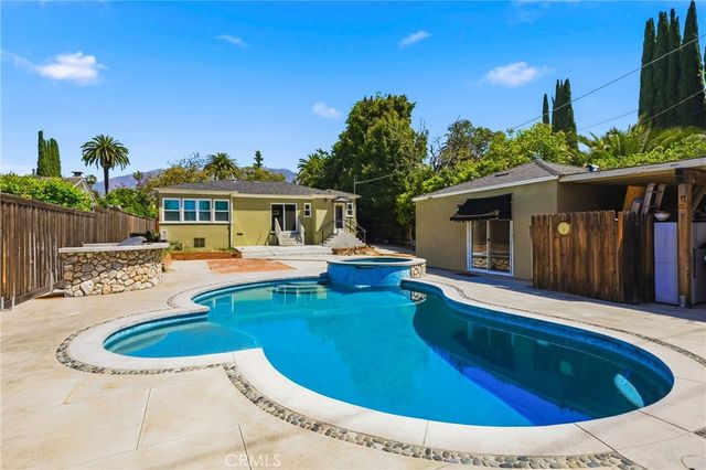 1772 Paloma St, Pasadena, CA 91104