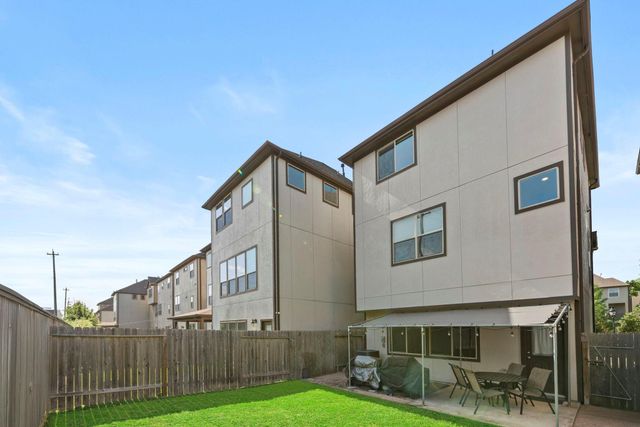 10822 Brittmoore Oaks Place, Houston, TX 77043