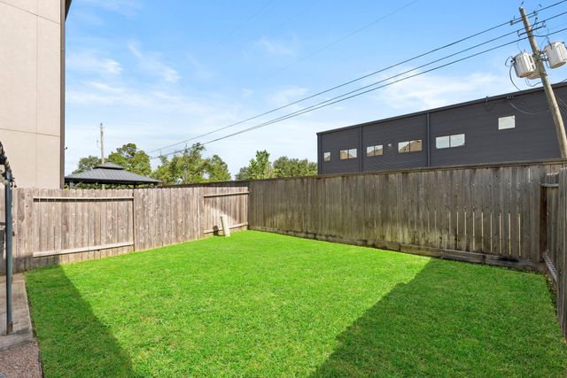 10822 Brittmoore Oaks Place, Houston, TX 77043