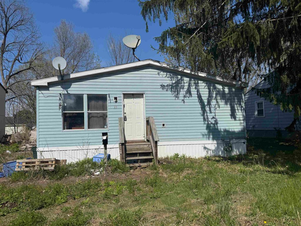 35 Grove Street, Essex Junction, VT 05452