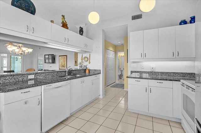 4706 SAND TRAP STREET CIRCLE E 101, Bradenton, FL 34203