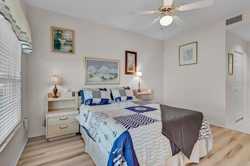 Image 12 of property listing at 4706 SAND TRAP STREET CIRCLE E 101, Bradenton, FL 34203