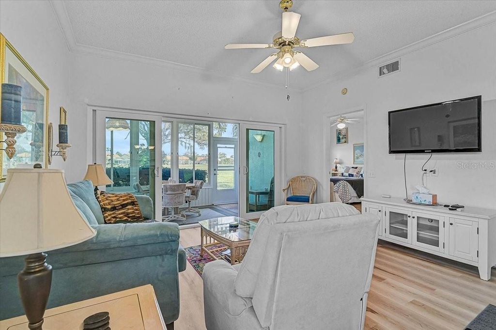 Image 23 of property listing at 4706 SAND TRAP STREET CIRCLE E 101, Bradenton, FL 34203