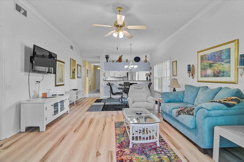 Image 24 of property listing at 4706 SAND TRAP STREET CIRCLE E 101, Bradenton, FL 34203