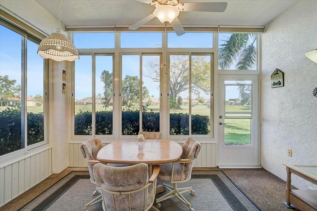 Image 26 of property listing at 4706 SAND TRAP STREET CIRCLE E 101, Bradenton, FL 34203