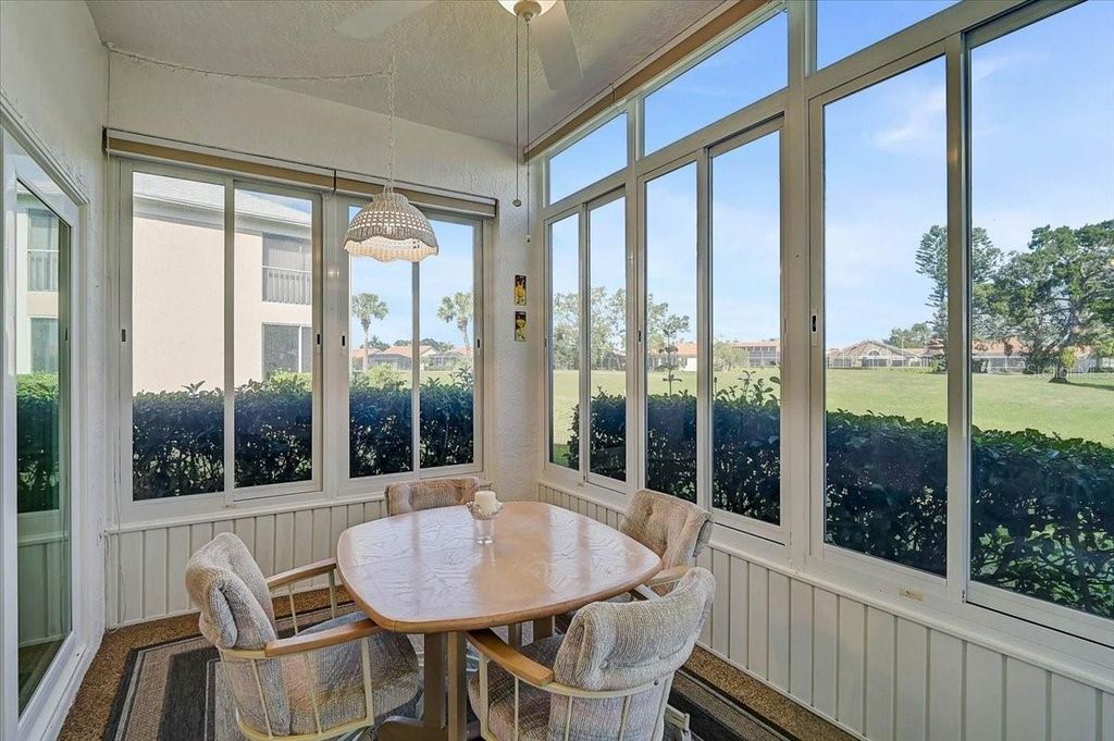 Image 28 of property listing at 4706 SAND TRAP STREET CIRCLE E 101, Bradenton, FL 34203