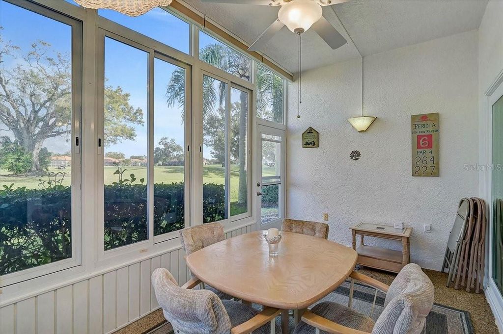 Image 29 of property listing at 4706 SAND TRAP STREET CIRCLE E 101, Bradenton, FL 34203