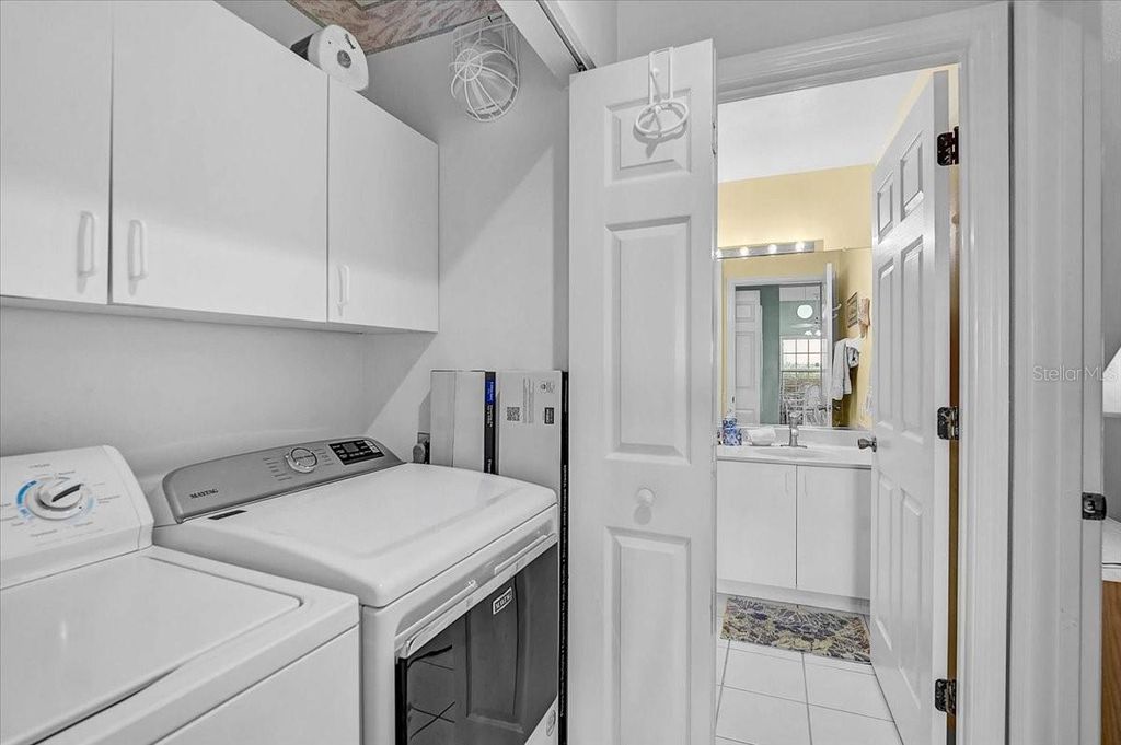 Image 7 of property listing at 4706 SAND TRAP STREET CIRCLE E 101, Bradenton, FL 34203