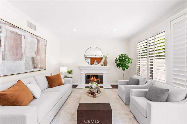 9 Terraza, Irvine, CA 92614