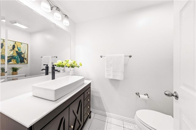 9 Terraza, Irvine, CA 92614