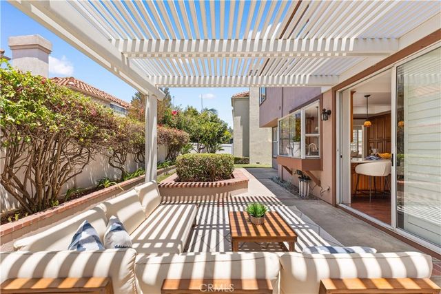 9 Terraza, Irvine, CA 92614