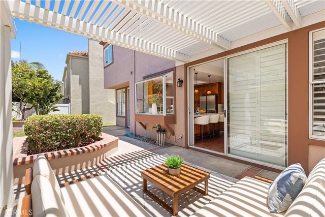 9 Terraza, Irvine, CA 92614