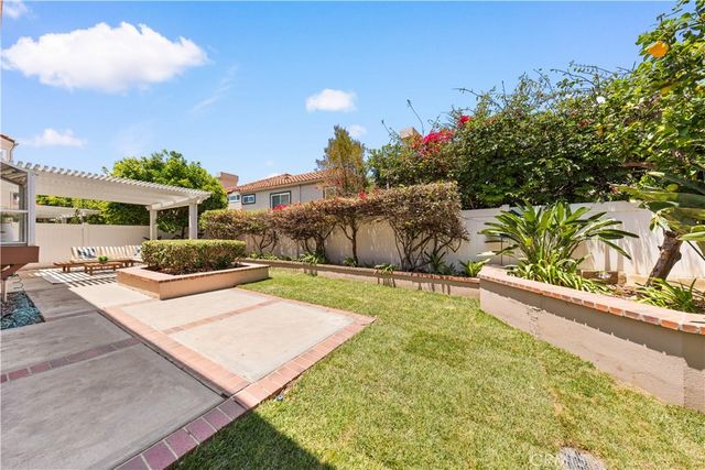 9 Terraza, Irvine, CA 92614