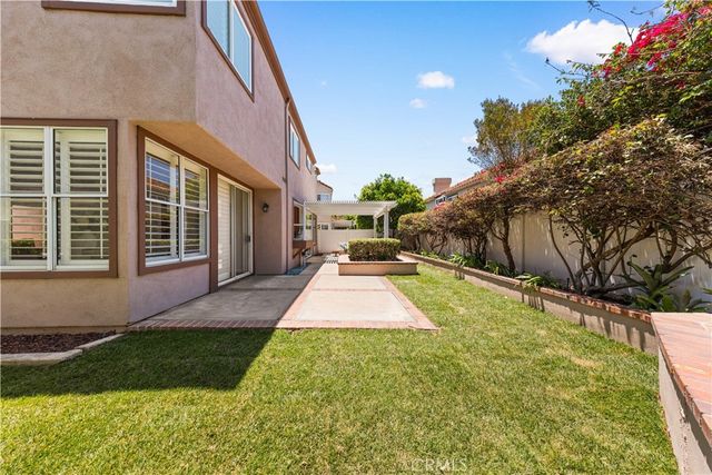 9 Terraza, Irvine, CA 92614