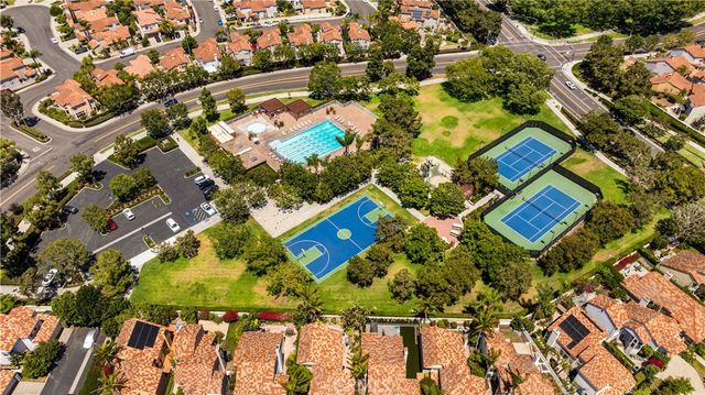 9 Terraza, Irvine, CA 92614