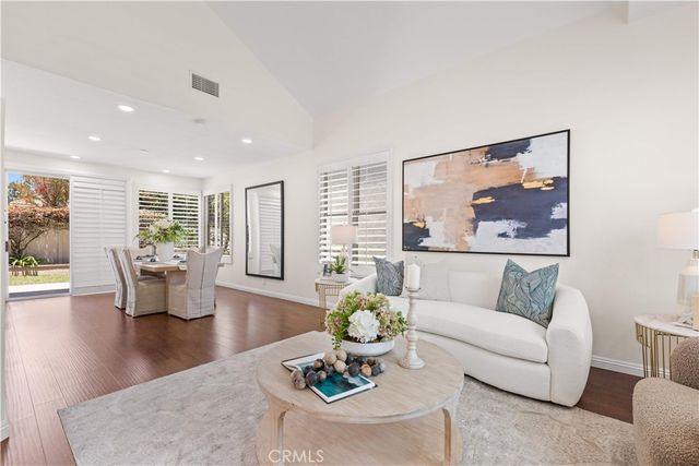 9 Terraza, Irvine, CA 92614