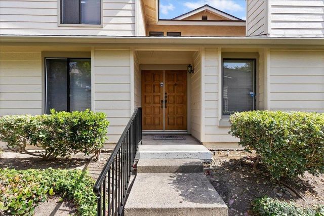 10430 Crosscreek Ter, San Diego, CA 92131