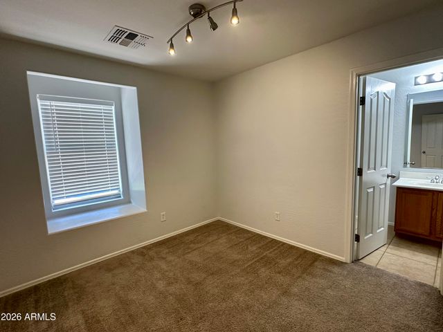 5809 E HAMPTON Avenue, Mesa, AZ 85206