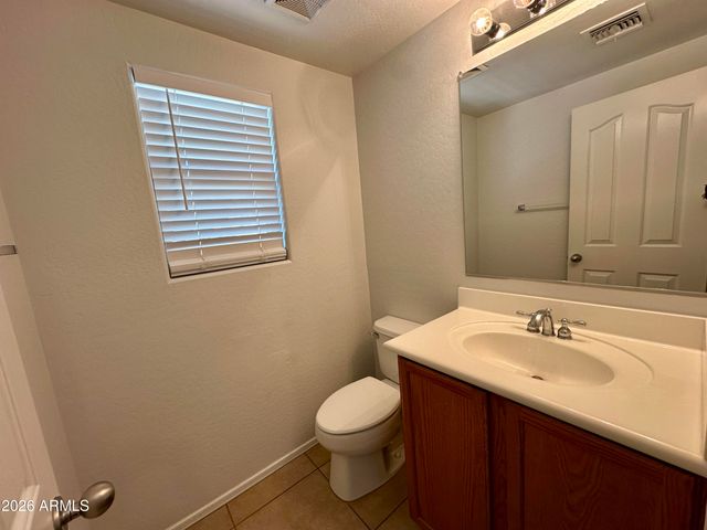 5809 E HAMPTON Avenue, Mesa, AZ 85206