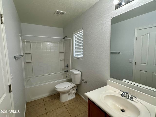 5809 E HAMPTON Avenue, Mesa, AZ 85206
