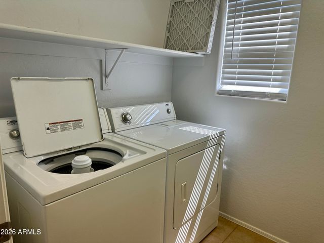 5809 E HAMPTON Avenue, Mesa, AZ 85206