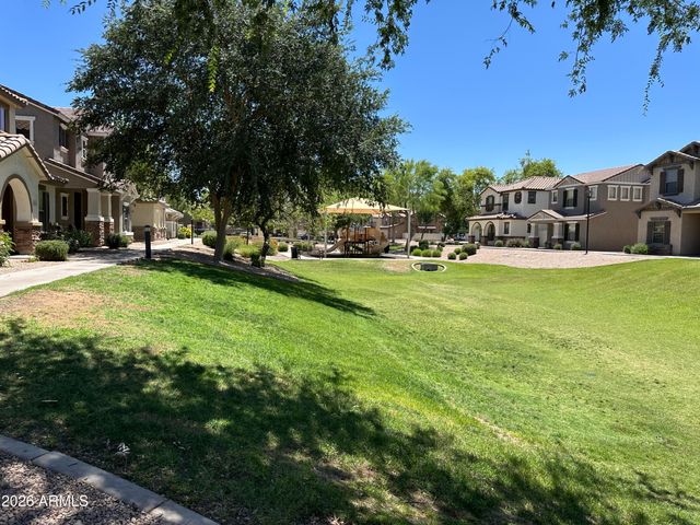 5809 E HAMPTON Avenue, Mesa, AZ 85206