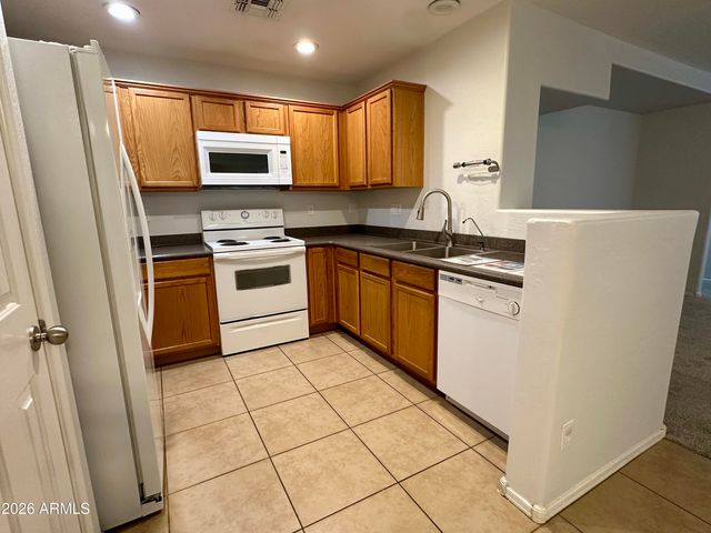 5809 E HAMPTON Avenue, Mesa, AZ 85206
