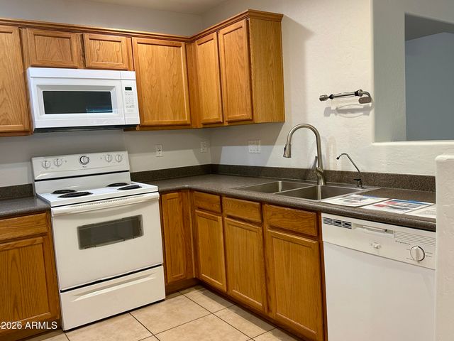 5809 E HAMPTON Avenue, Mesa, AZ 85206