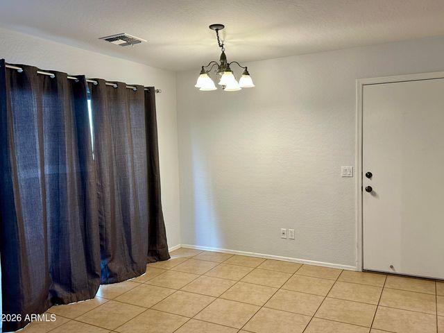 5809 E HAMPTON Avenue, Mesa, AZ 85206